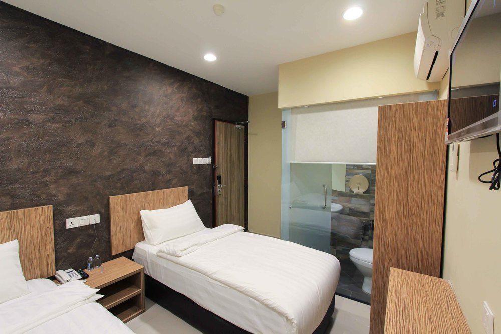 Era Plus Hotel Seri Kembangan Exterior foto